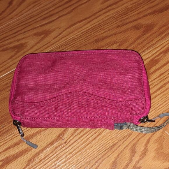 Lilypond zip around wallet wristlet magenta color NWOT - Picture 3 of 3
